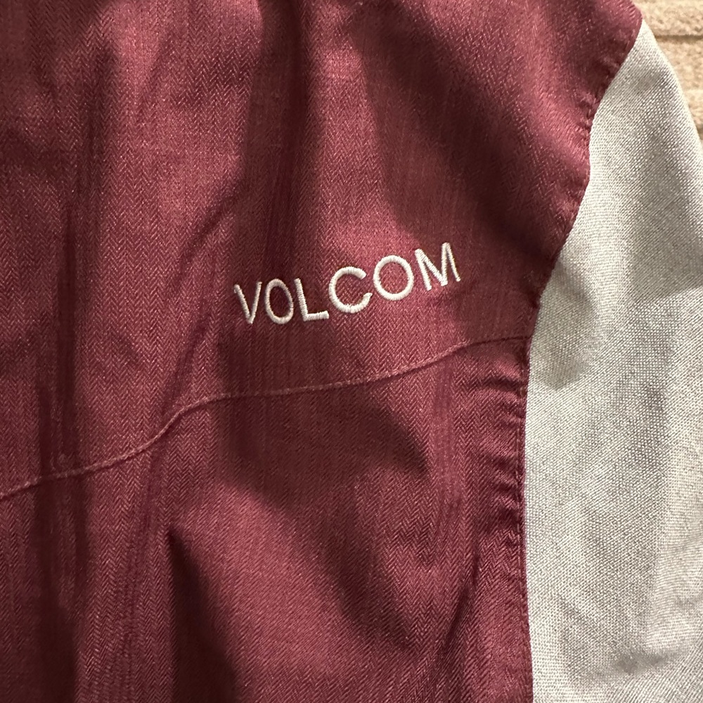 Women’s Volcom Jacket - Picture 4 of 8